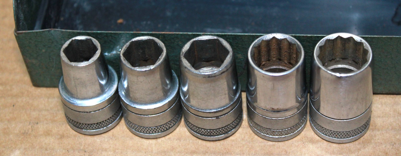 S-K TOOLS 1/2″ Drive Socket Set 17 pc 7/16″-1-1/8″ Ratchet-Breaker Bar-Extension