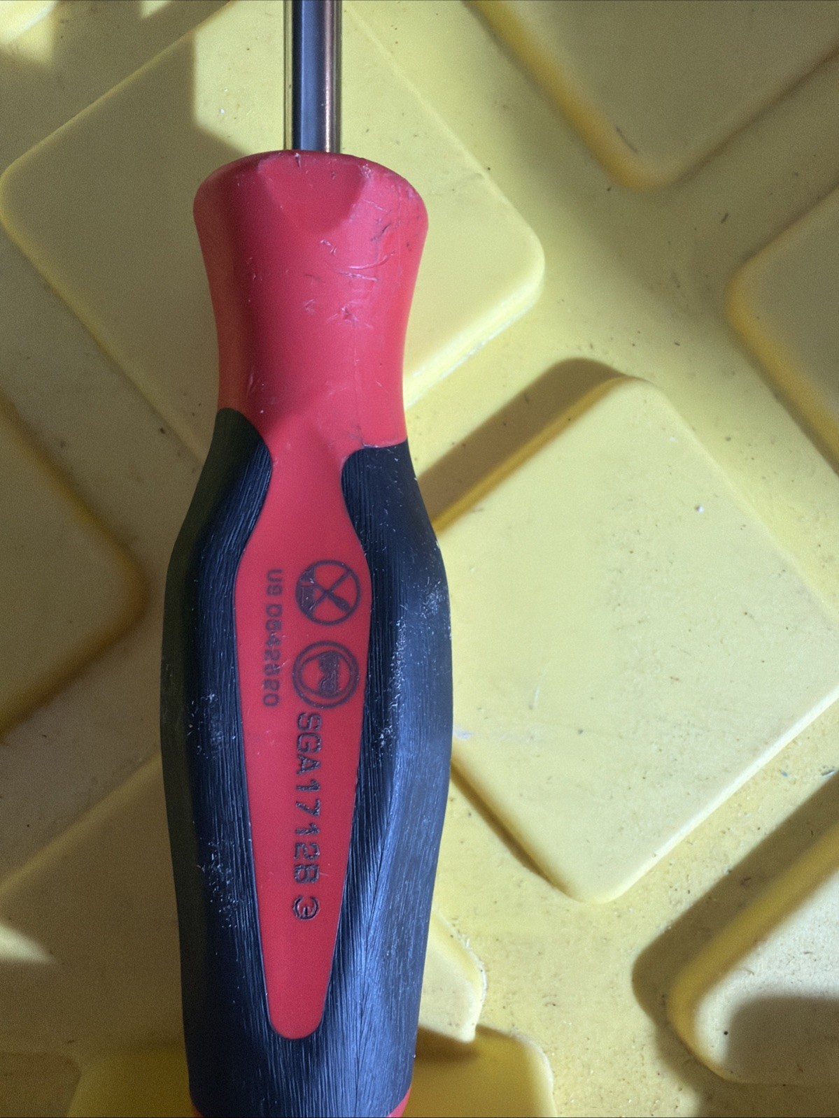 Snap-on Tools USA RED 16″ Long Soft Grip Radiator Hose Pick SGA1712B