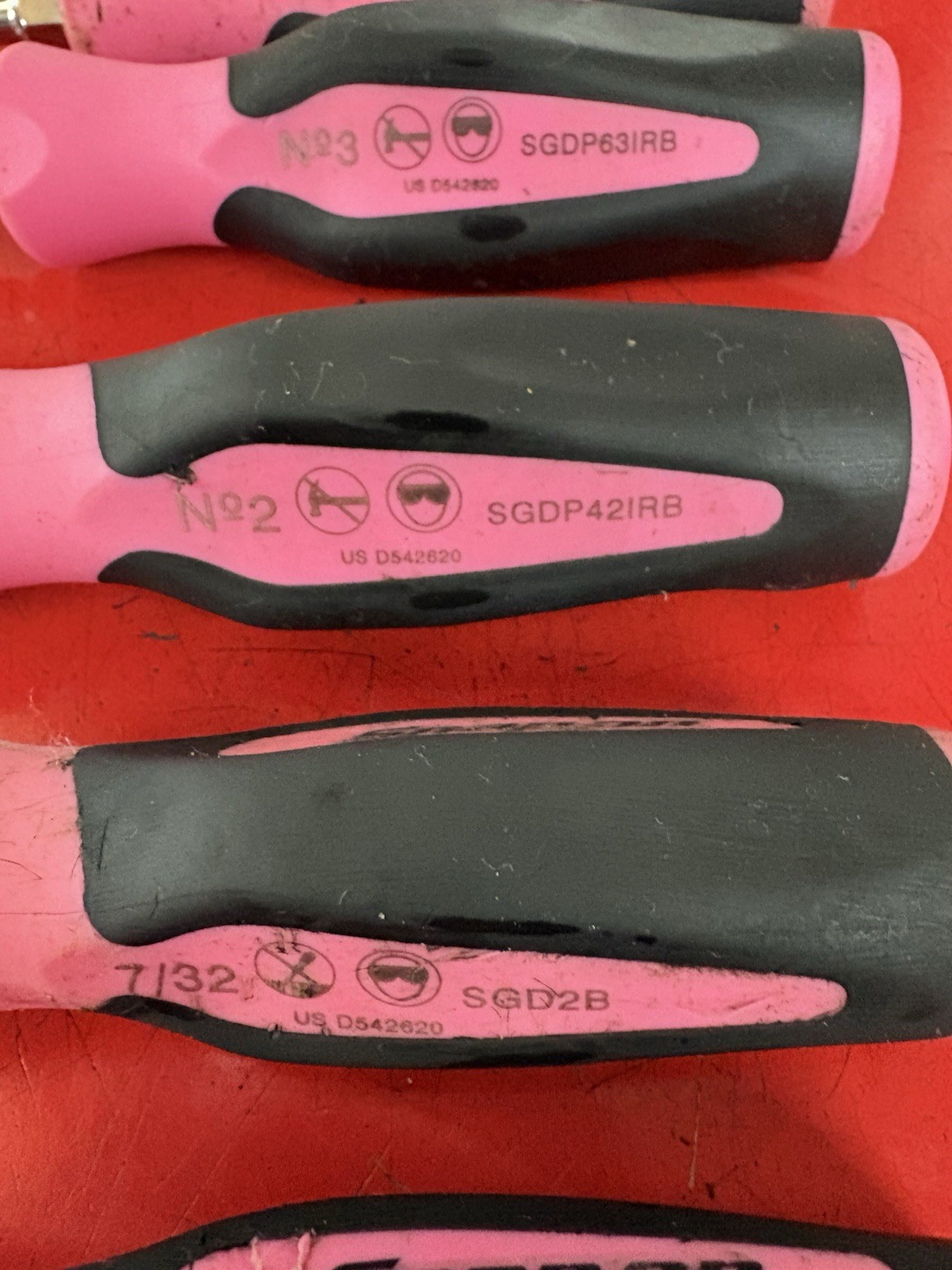 SNAP ON TOOLS USA 5Pc PINK Soft Grip Combination Screwdriver Set SGDX