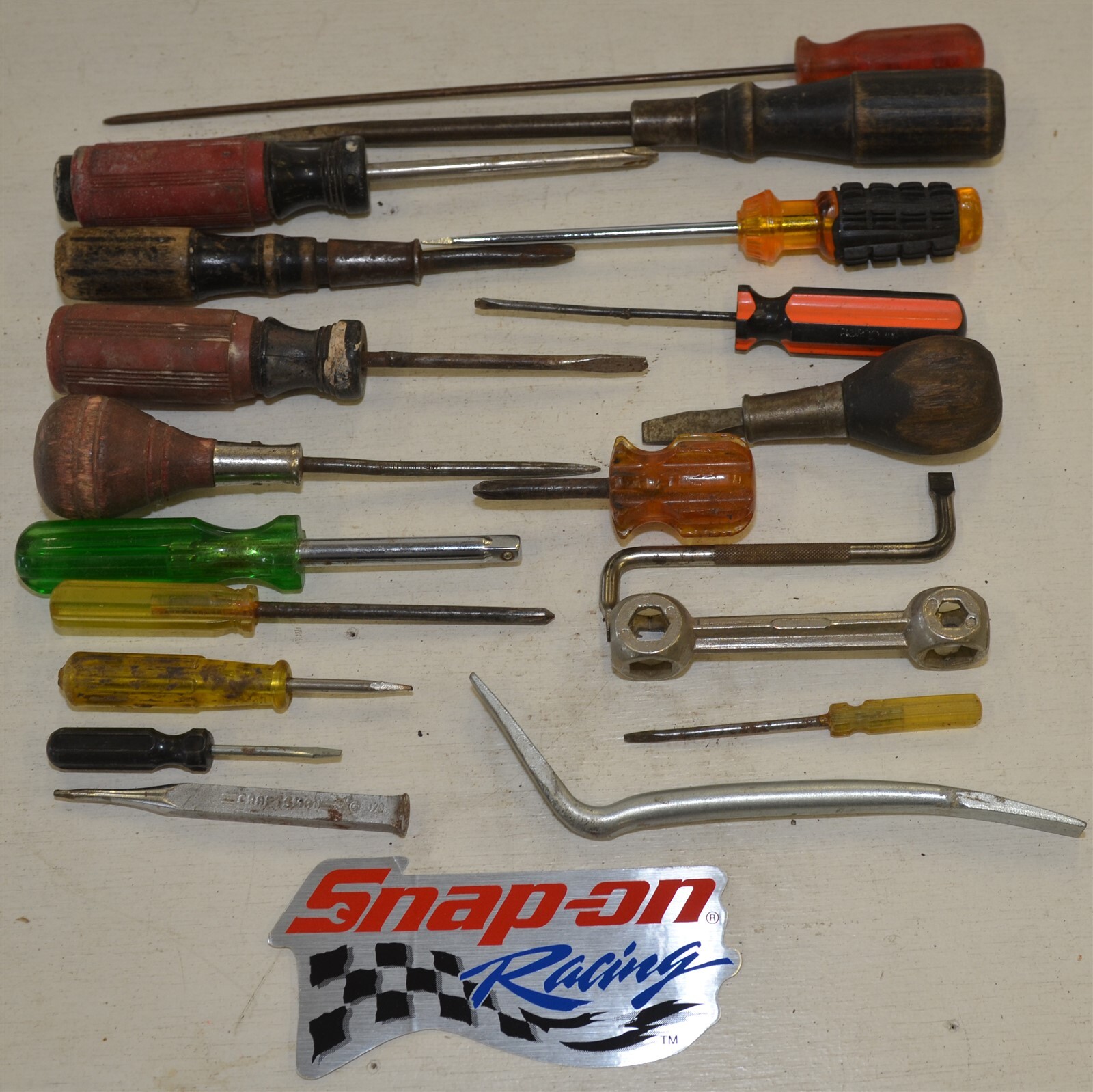 Snap-on Tools Decal & Assortment of 19 Screwdrivers & Other Tools Craftsman