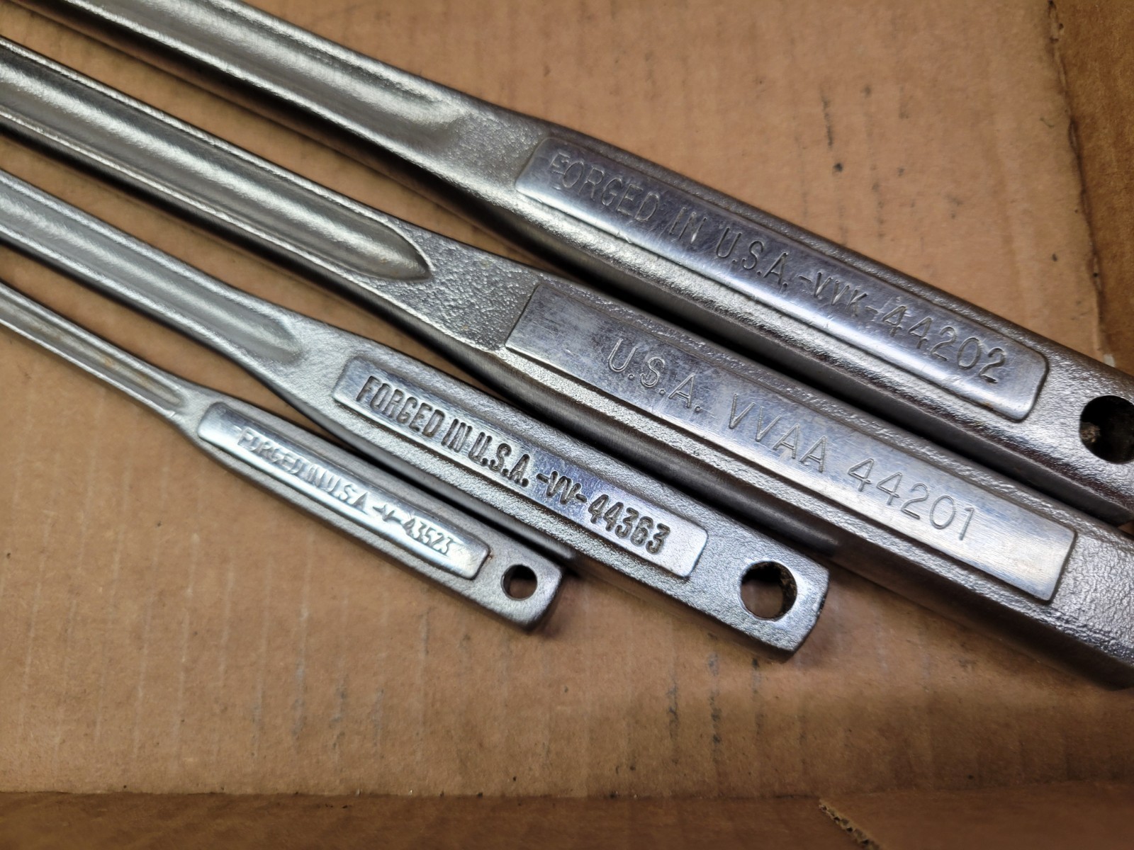 Craftsman USA 4-Piece Breaker Bar Set 1/4 + 3/8 + 1/2″ + 1/2″ long