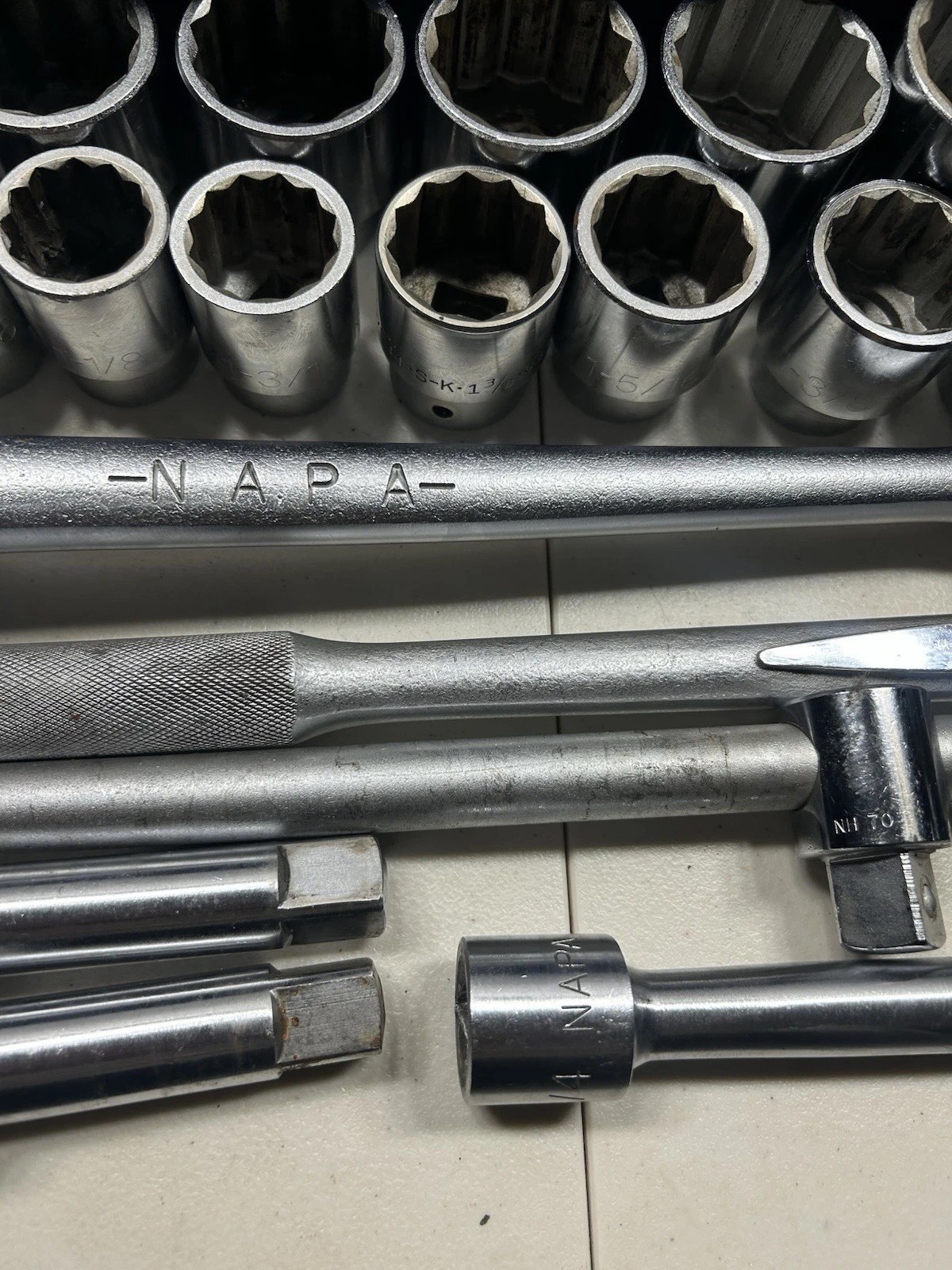 NAPA USA Made 3/4” DRIVE 12 POINT SHALLOW SOCKET SET, 24 Piece 15/16” To 2”