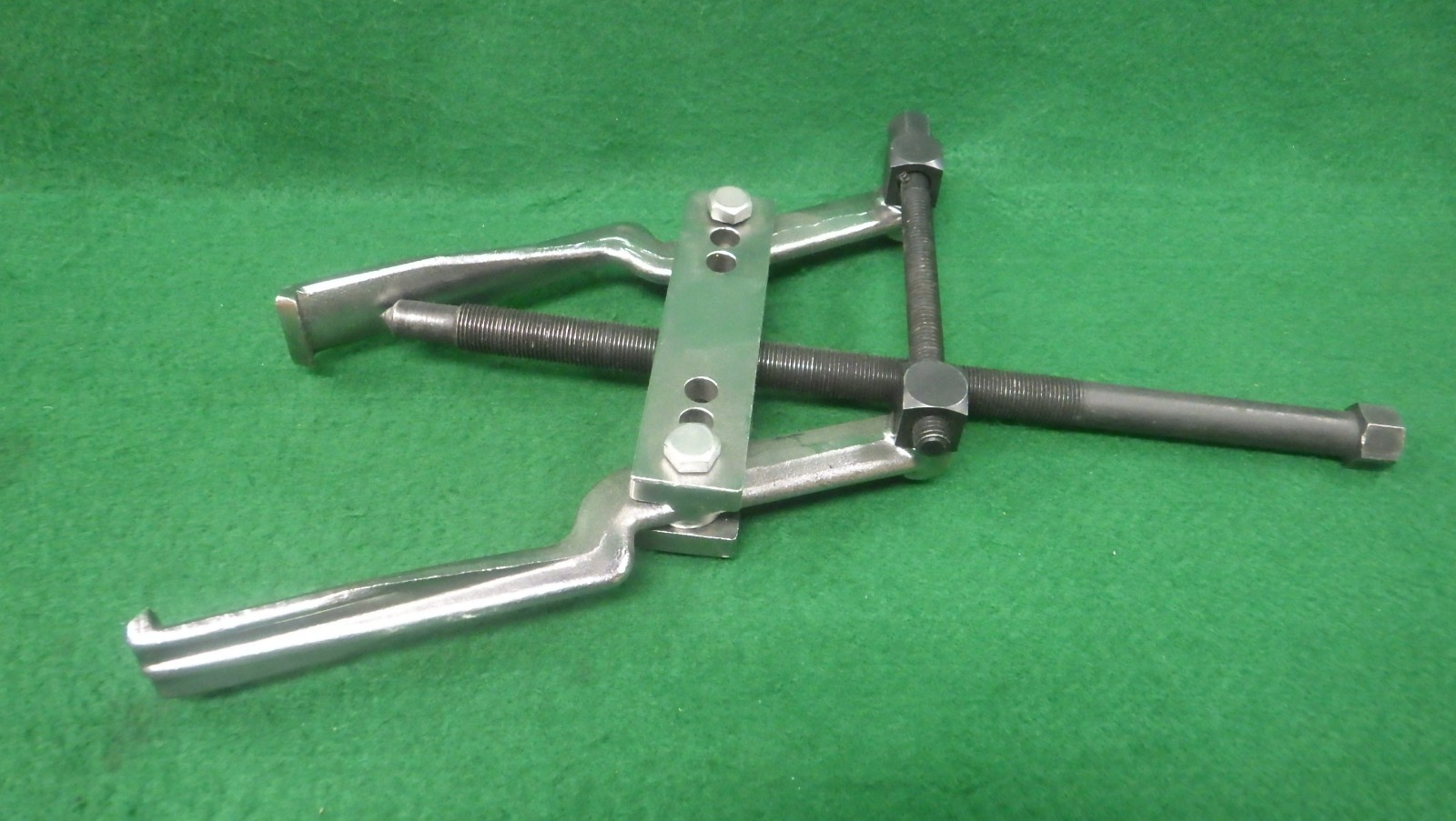 OTC 1152 2 Jaw Puller 1-1/2 To 6” Spread 4” Reach Bearing-Hub-Pulley