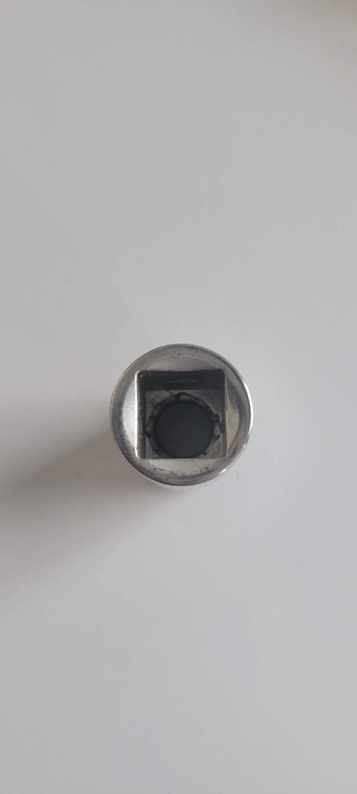 Like New Snap-on FV-121 3/8″ Drive 3/8″ Shallow Socket 12-point