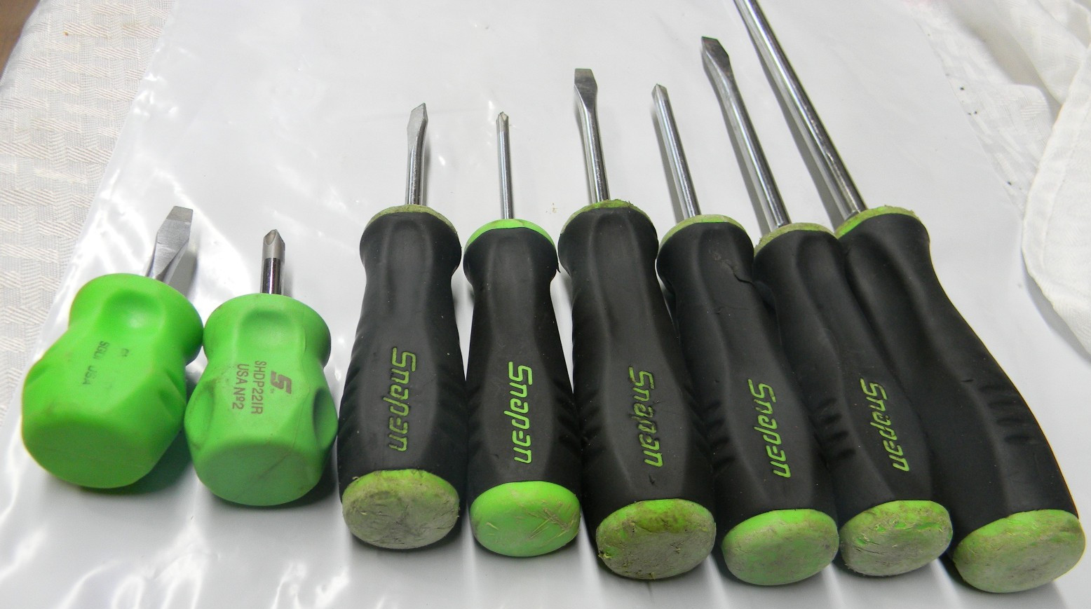 SNAP-ON 8PC GREEN SOFT GRIP COMBINATION DRIVE SCREWDRIVER SET #SGDX80BG