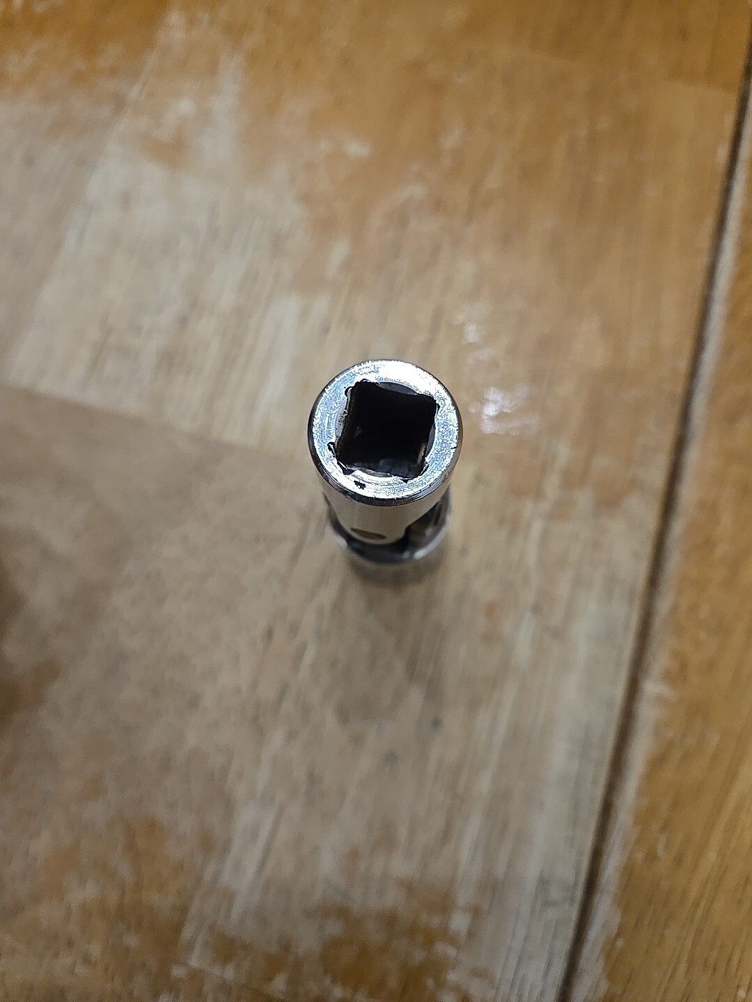 Mac Tools 3/8″ Drive 9/16″ 6PT Chrome Deep Swivel Socket For Parts XU186D