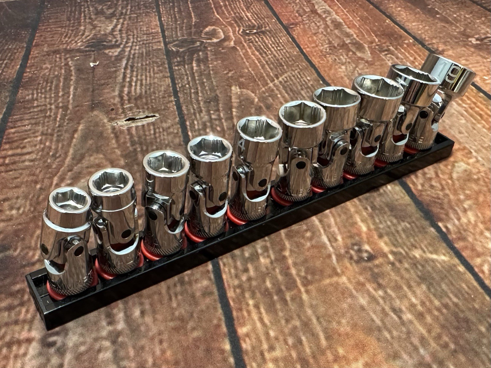 MAC Tools SXMU106BRPT 10pc 3/8in. Metric Universal Chrome Socket Set 10mm-19mm