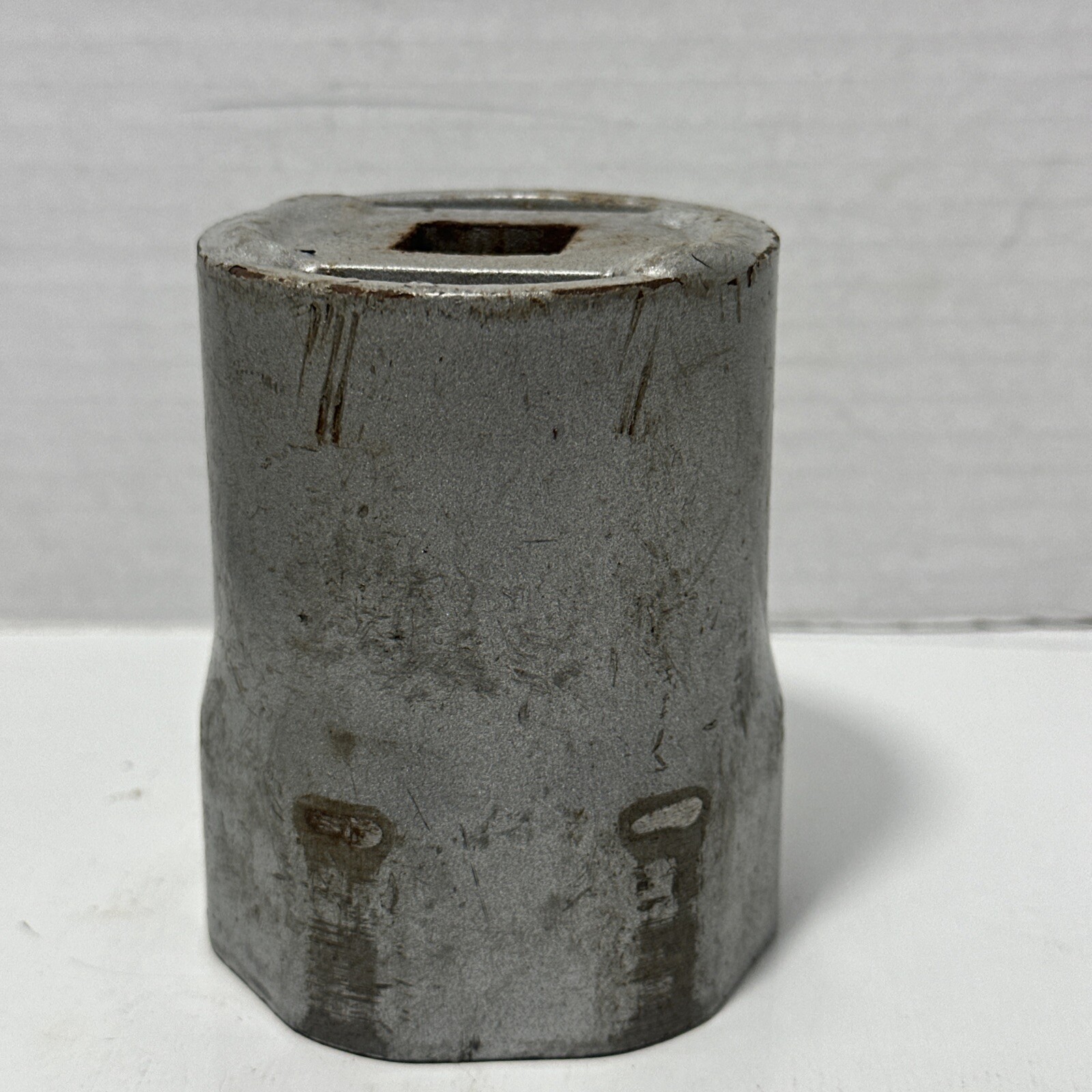 OTC 795 2- 1/2″ – 3/4″ Drive Axle Nut Socket Silver GUC