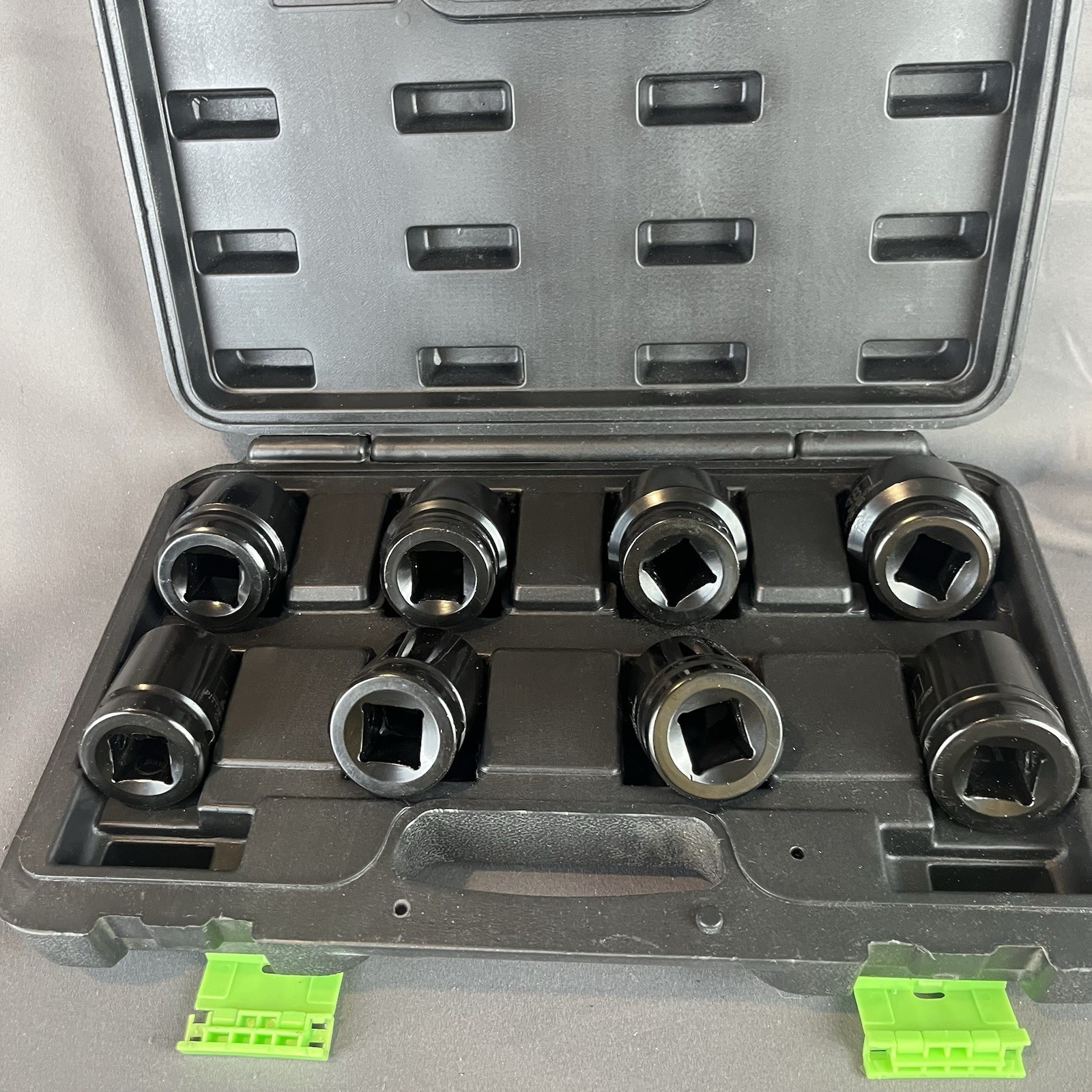 Pittsburgh 8 Piece Metric 3/4″ Drive Socket Set 26,27,29,30,32,35,36,38 mm 6 Pt