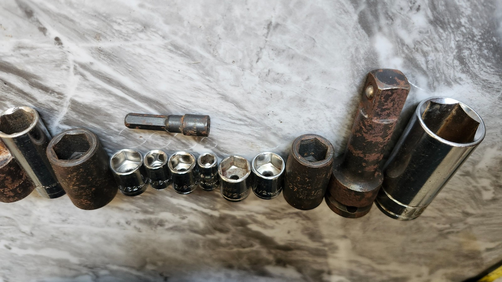 Lot (20 pcs.) Ratchet Socket Set SAE 3/4, 3/8, 15/32, 1/2, 13/16, 5/8, 9/16 USED