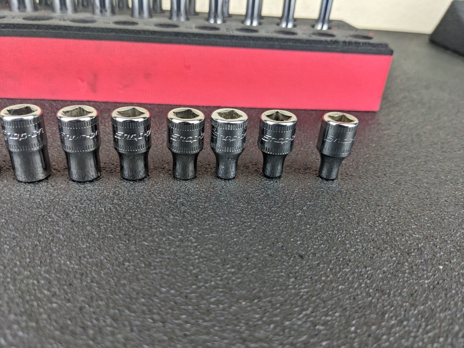 #bo705 Snap-On Tools 142STMMSYFR1 42pc 1/4″ Drive 6-Point Metric Foam Socket Set