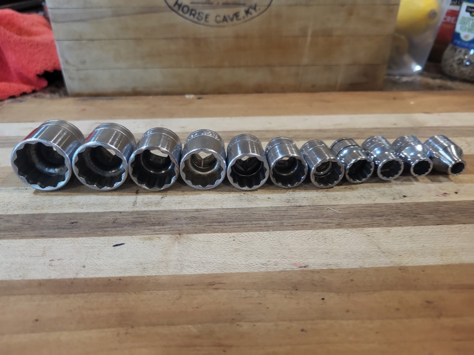 Snap On 211FY 11 Pc. 3/8″ Dr 12 Pt. SAE Shallow Socket Set 1/4″-7/8″ F081-F281