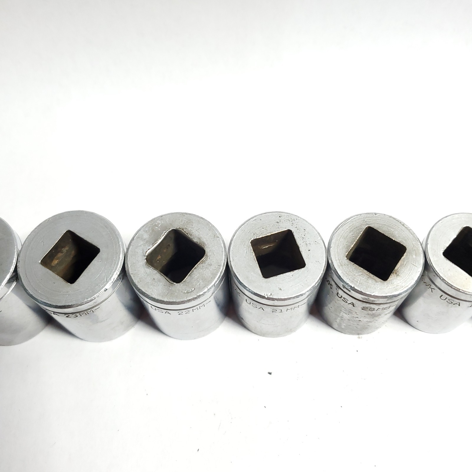 Blackhawk 13 pc. 1/2″ Drive Metric Socket Set 27mm-15mm 42027M-42015M