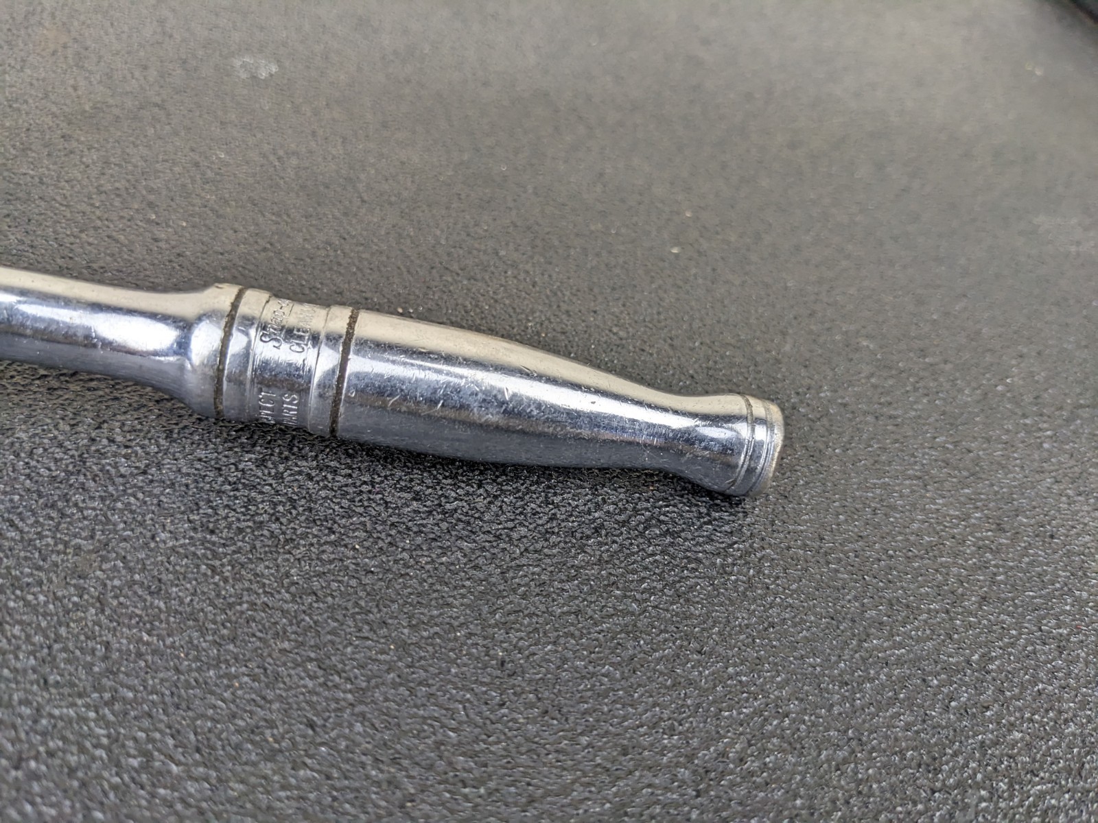 SNAP-ON TOOLS F732, 3/8″ DRIVE 11″ FLEX HEAD OFF-SET ANGLE RATCHET