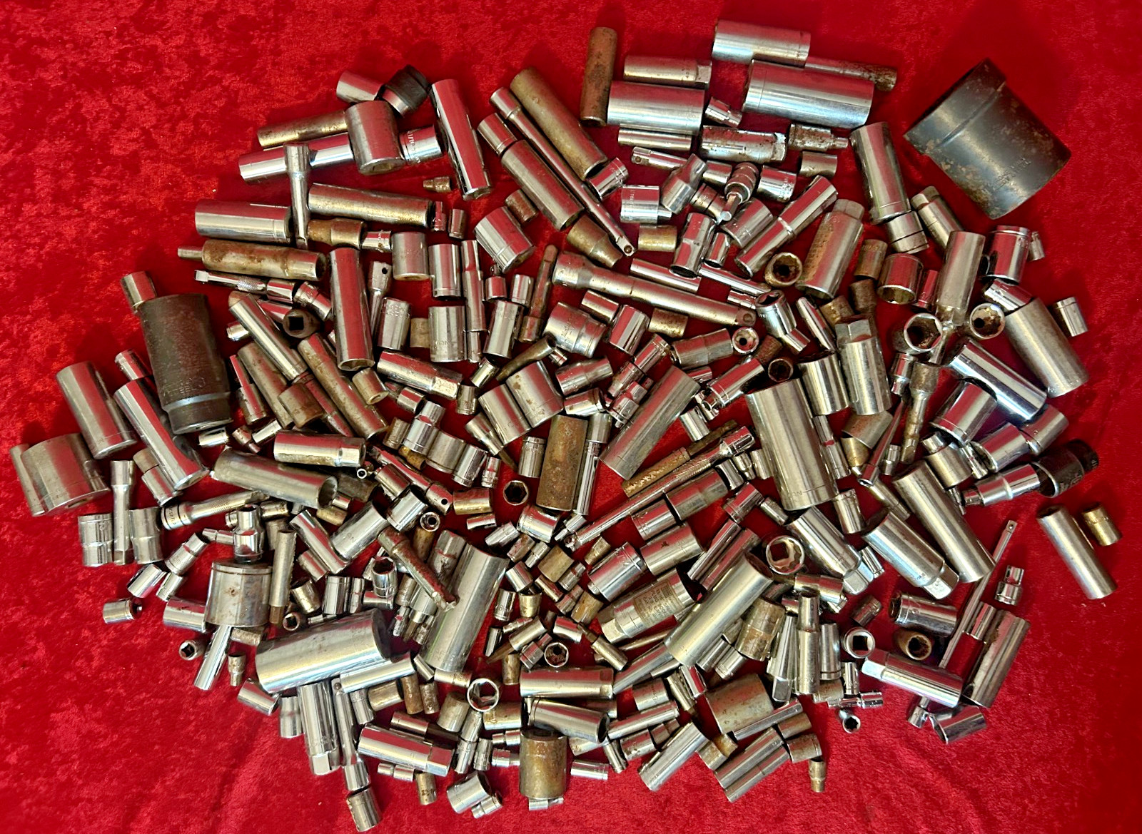 Lot of 375 Assorted Sockets 40lbs Metric/SAE Various Brands