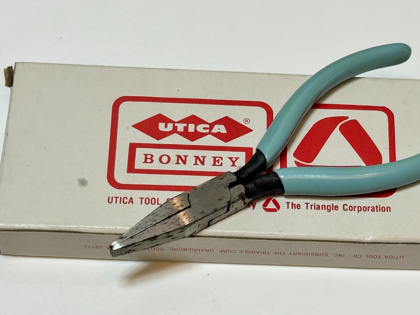 NOS Bonney Tools USA 20-4-1/2GC Flat Nose Pliers – Baby Blue Grip – Original Box