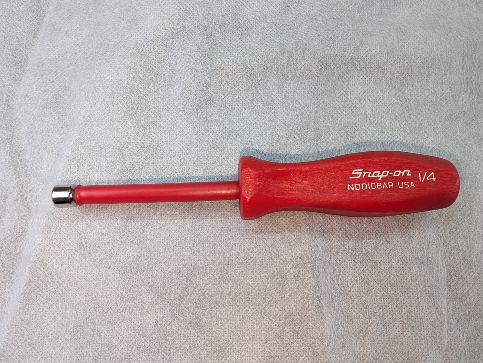 Snap-on NDD108AR 1/4″ SAE 6-Point Hard Handle Nut Driver – Brand New