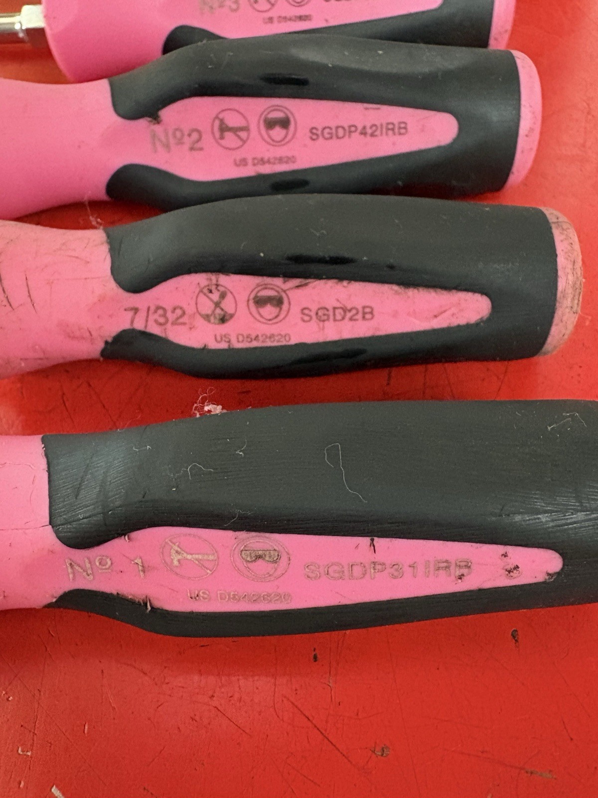 SNAP ON TOOLS USA 5Pc PINK Soft Grip Combination Screwdriver Set SGDX