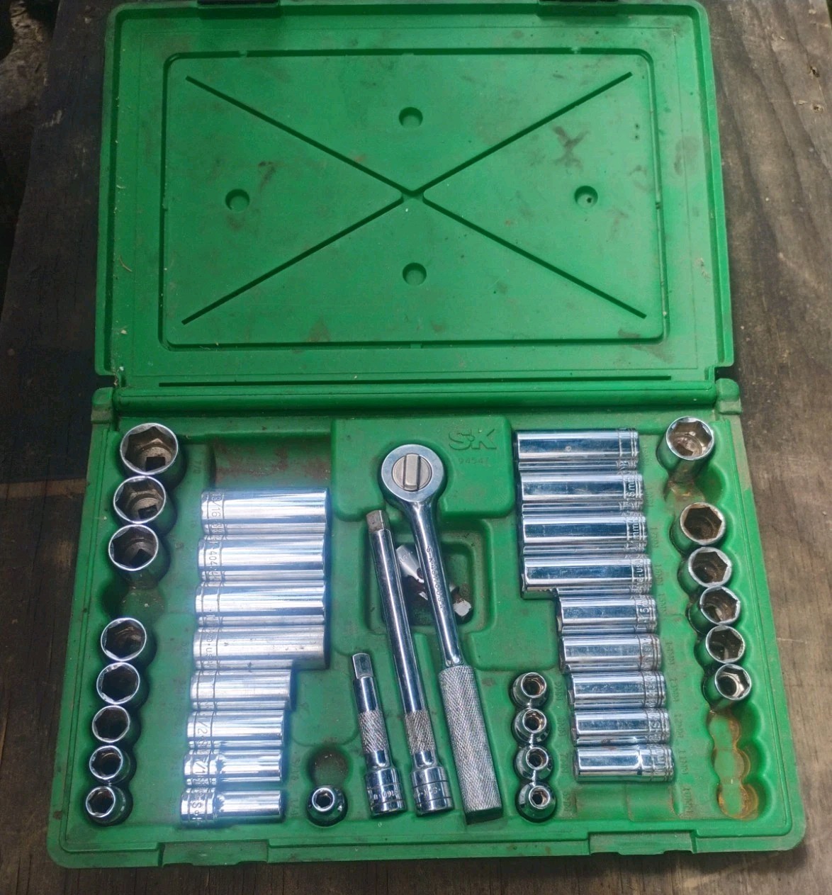 Incomplete Set – SK Tools USA 94547 Standard & Metric 3/8″ Drive Socket Set