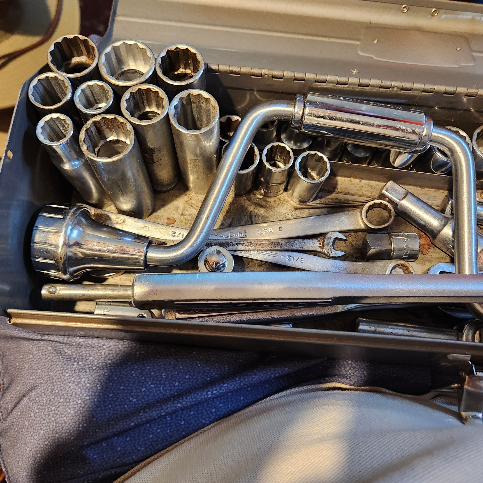 Vtg Craftsman V Socket And Tool Lot With Toolbox