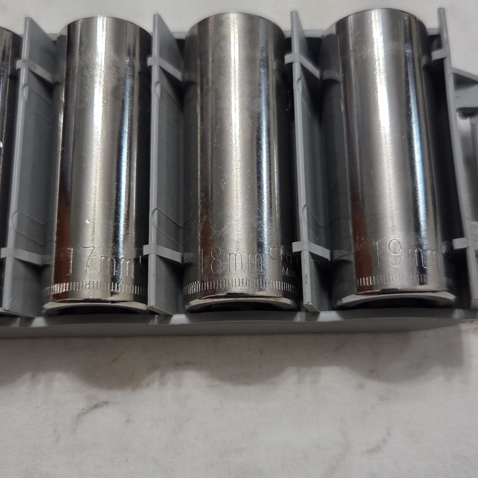 Craftsman -G- Metric 9pc 10mm – 19mm 6 Pt Deep Socket Set 3/8″ Dr. 934443 – USA