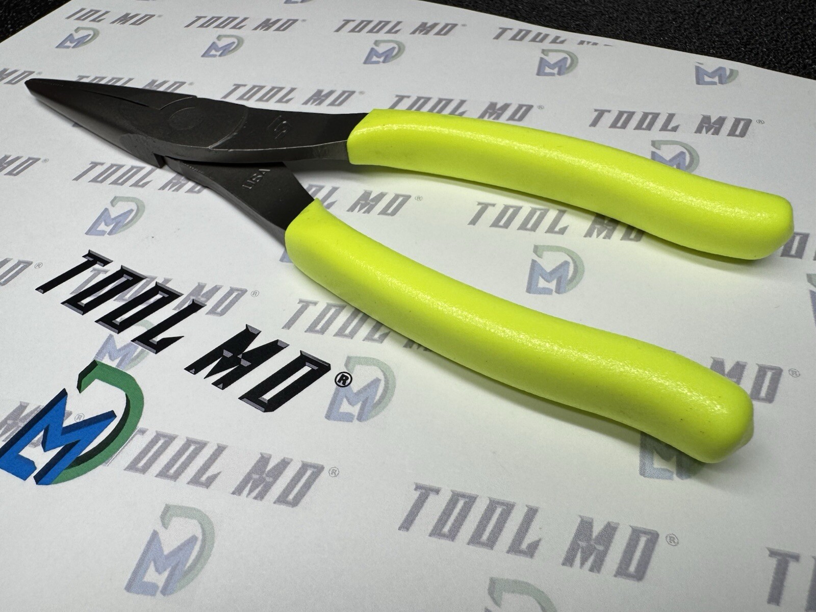 Snap-on Tools USA NEW HI-VIZ 8″ Soft Grip Needle Nose Pliers 96ACFHV