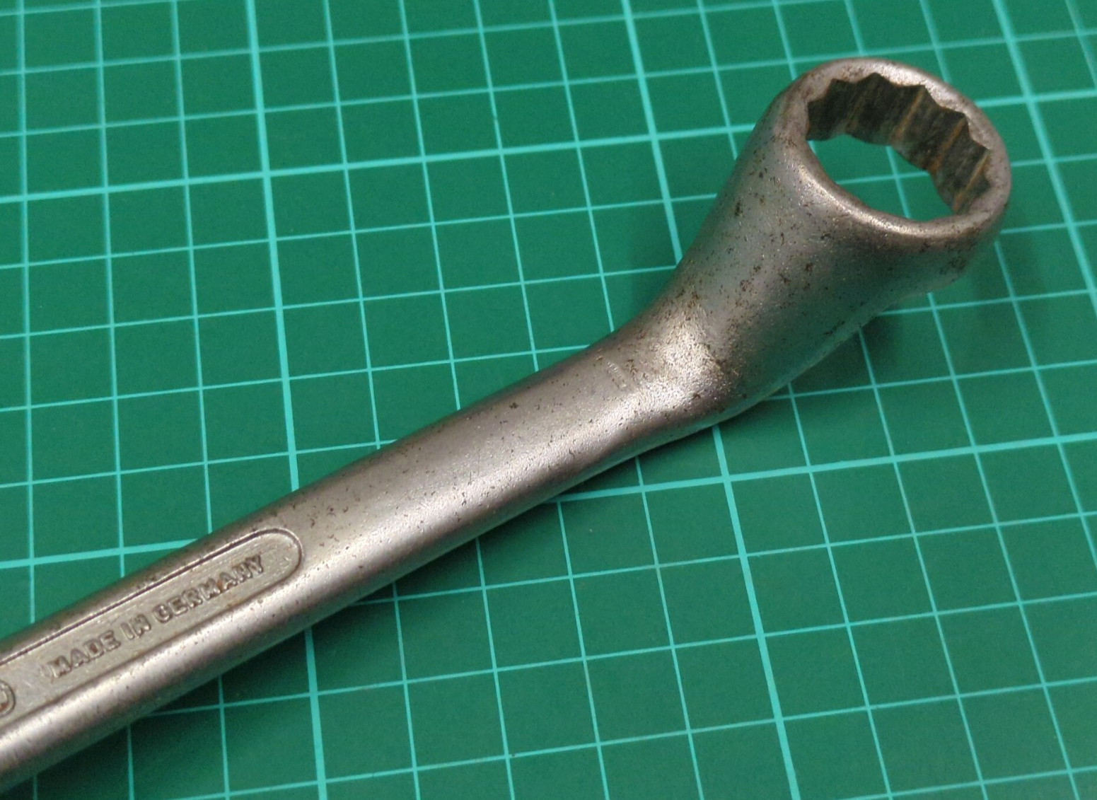 Vintage ELORA No.110 25/32″ x 3/4″ AF Offset Ring Spanner, Made In Germany