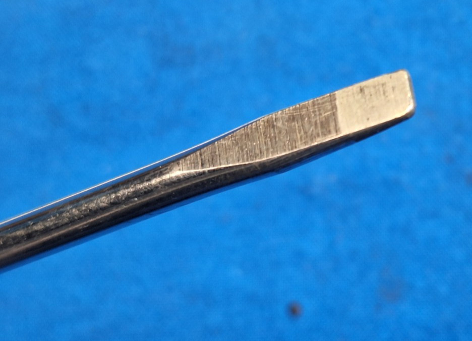 Vintage Maroon Handle Matco tools SDMC6 9-1/2″ long 3/16″ flat blade screwdriver