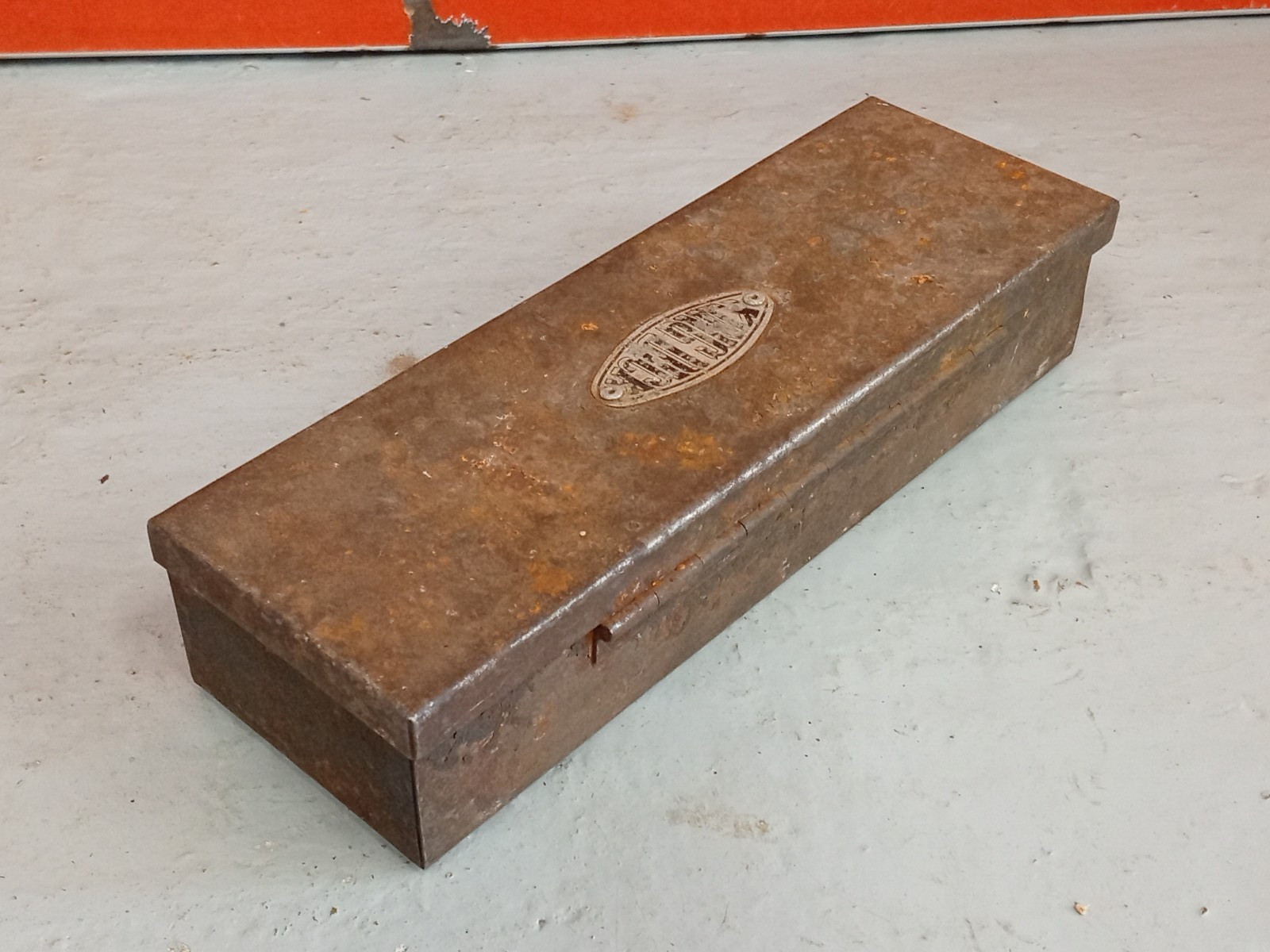 Vintage KING DICK, Socket Box For Restoration, W21.5 x D7 x H4.5 CM Approximate