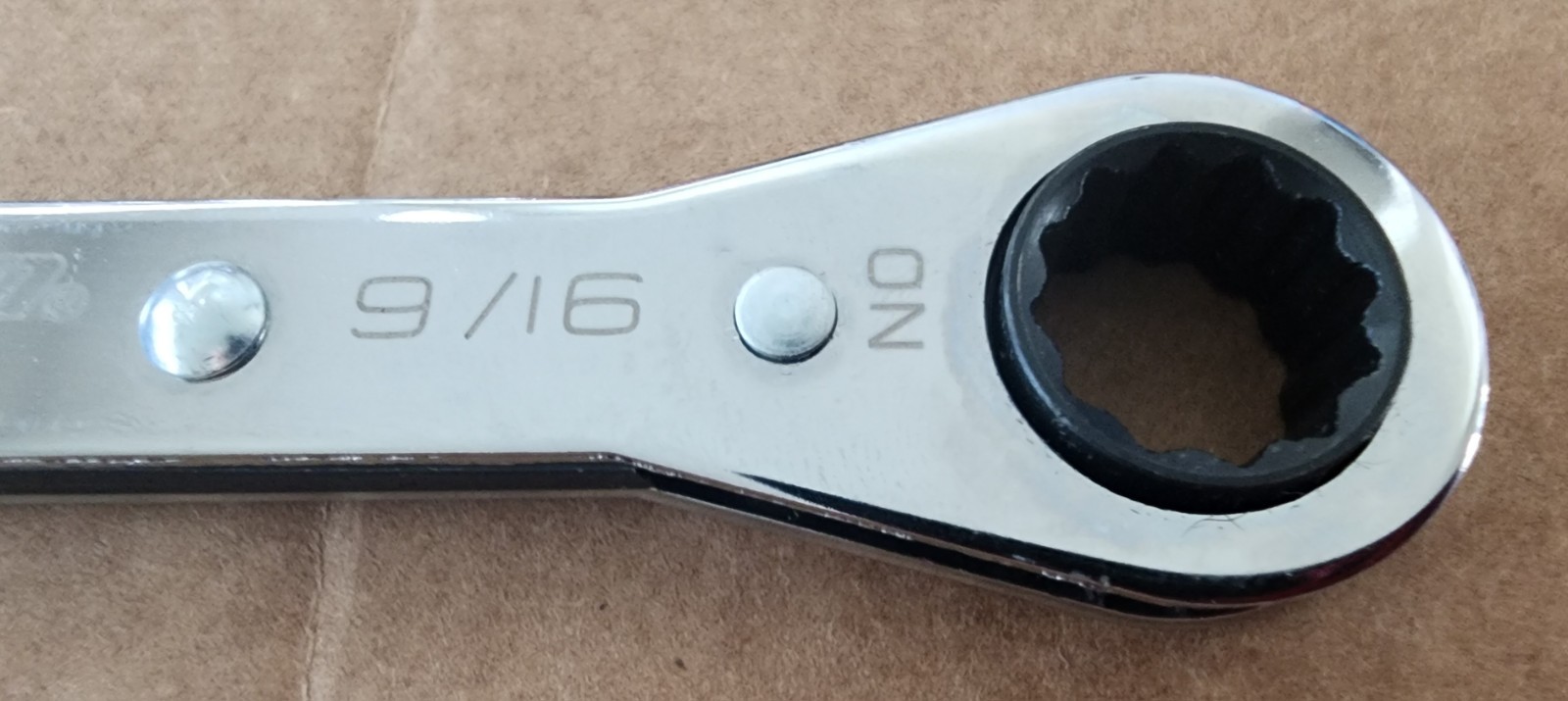 Snap-On 1/2″–9/16″ 12-Point SAE 0° Offset Ratcheting Box WrenchNEW R1618C