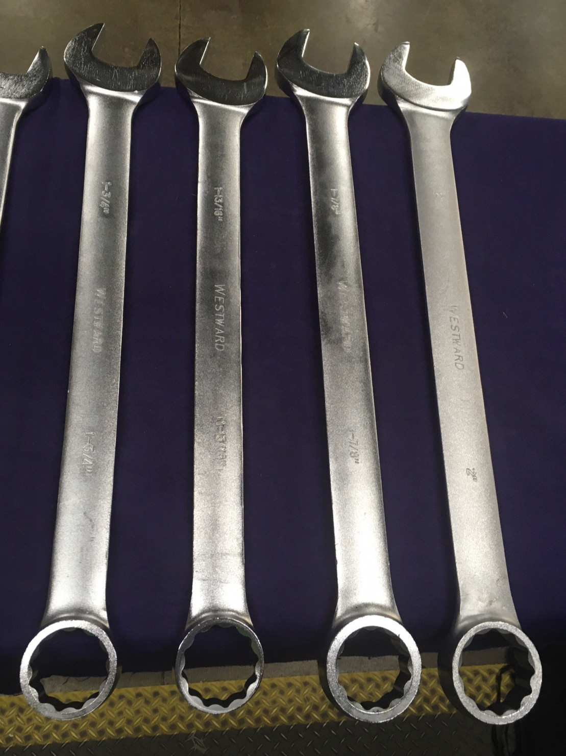 Westward 54DG02 Ratcheting Wrenches Set of 10 20″-26″ w/ Canvas Storage Bag