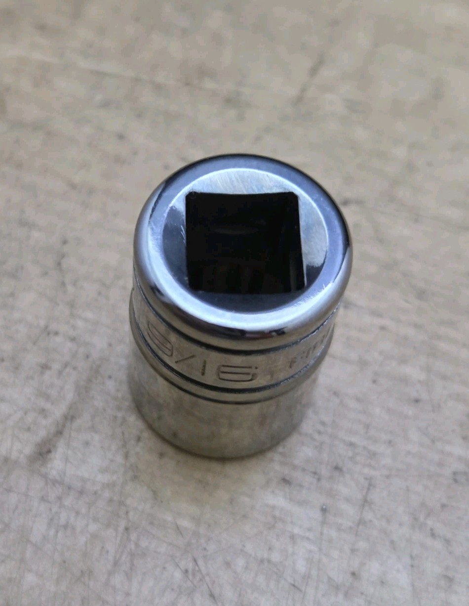 New Snap On F181 – 3/8″ Drive 9/16″ Shallow 12 Pt Chrome Socket