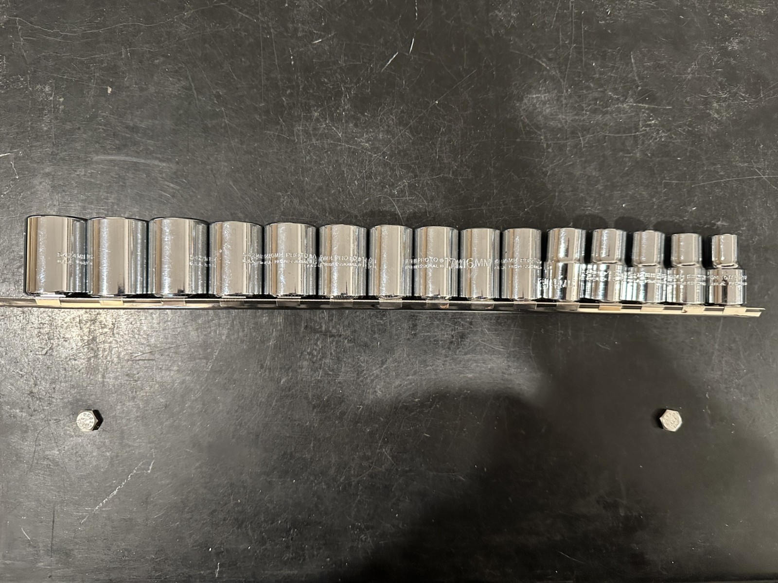 PROTO Socket Set 5F466 – 1/2 in Drive, 15 Piece, 6-Point, Metric, 10 mm to 24 mm