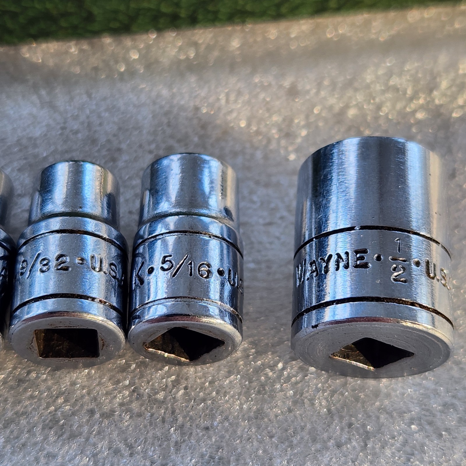 S.K. & S.K. Wayne 1/4″ & Case. 7 6 Pt Deep Sockets, 7 – 6 Pt Reg, 2 Ext. 6″ & 2″