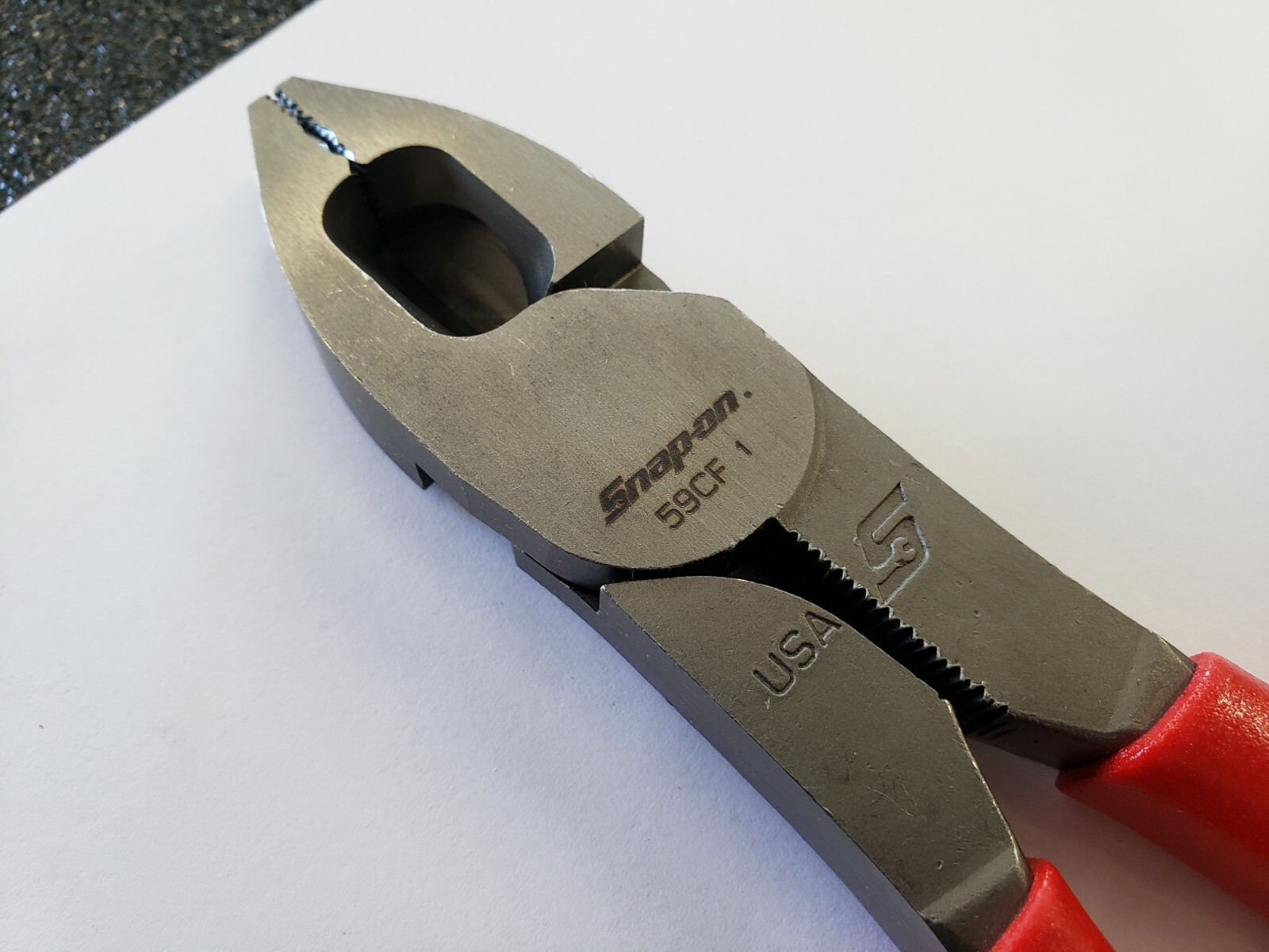 Snap-on Tools USA NEW 9″ RED Soft Grip HD Combination Lineman’s Pliers 59CF