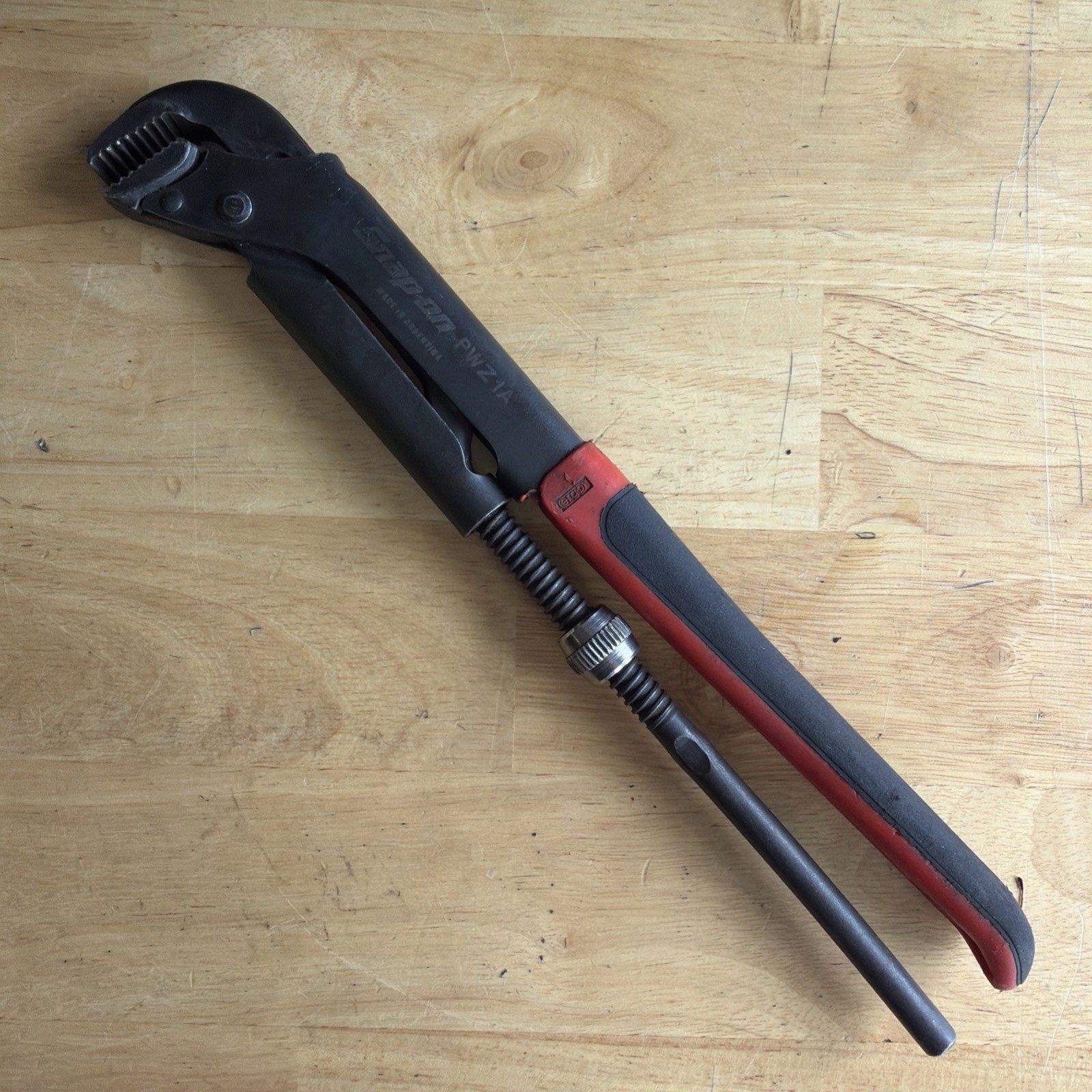 Snap On Tools 12-5/8″ Long Adjustable Plier Wrench Red PWZ1A
