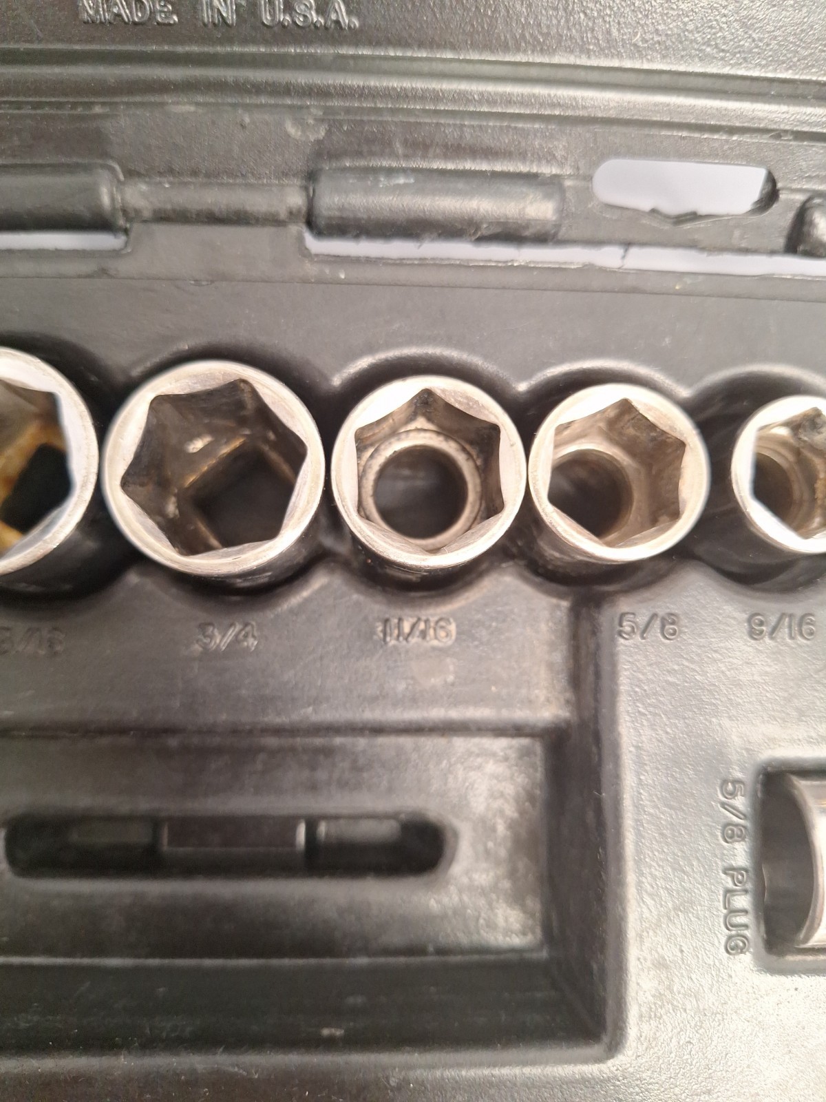 Craftsman USA 16 PC 1/2″ Drive 6 Point SAE Socket Set With Case #34790*READ*