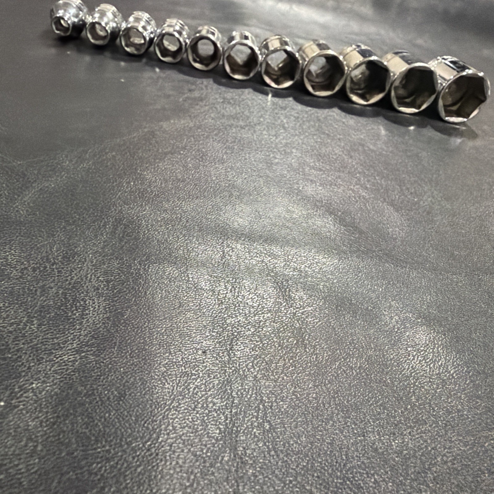 Snap On 211FSY – 3/8″ Drive 11 Pc SAE Shallow 6 Pt Chrome Socket 1/4” to 7/8”