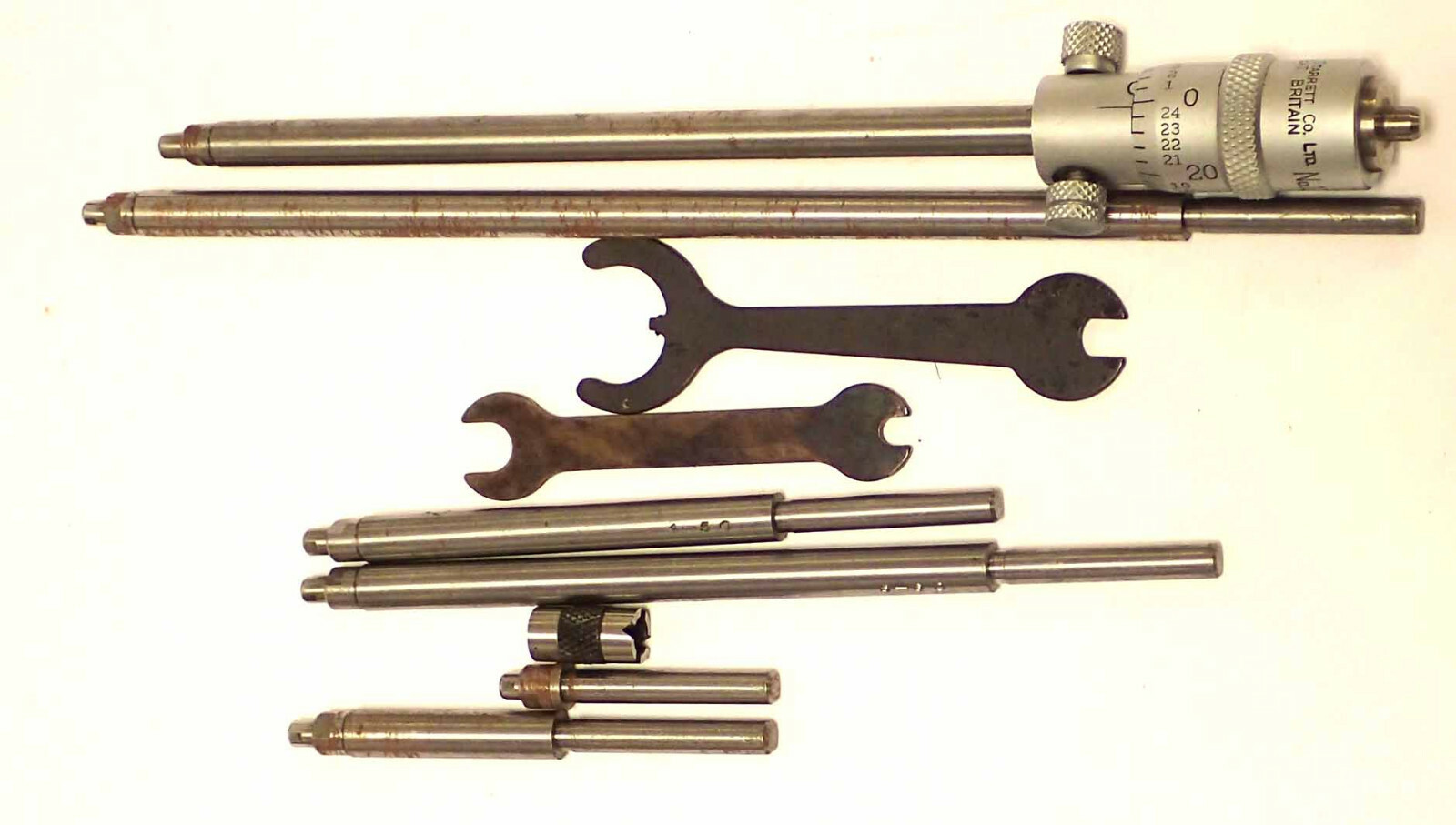 STARRETT 124A SOLID MEASURING RODS INSIDE MICROMETER SET, WITH STORAGE CASE!!