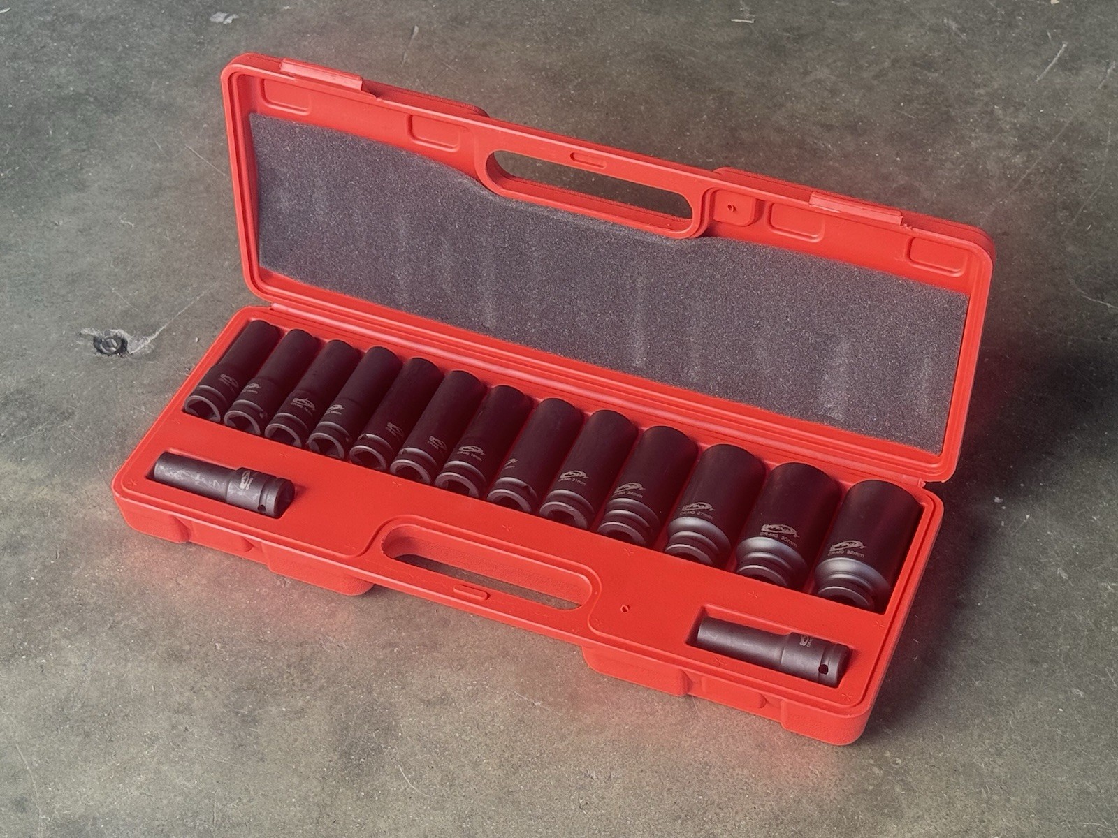 15pcs 1/2” Dr. 12 Point Spindle Axle Deep Impact Socket Set Metric 10-32mm CRMO
