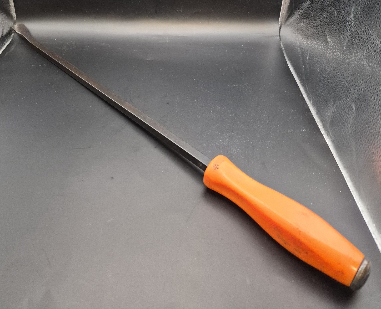 Snap On SPBS24 – 24″ Long Orange Handle Striking Pry Bar. GC, USA. Straight
