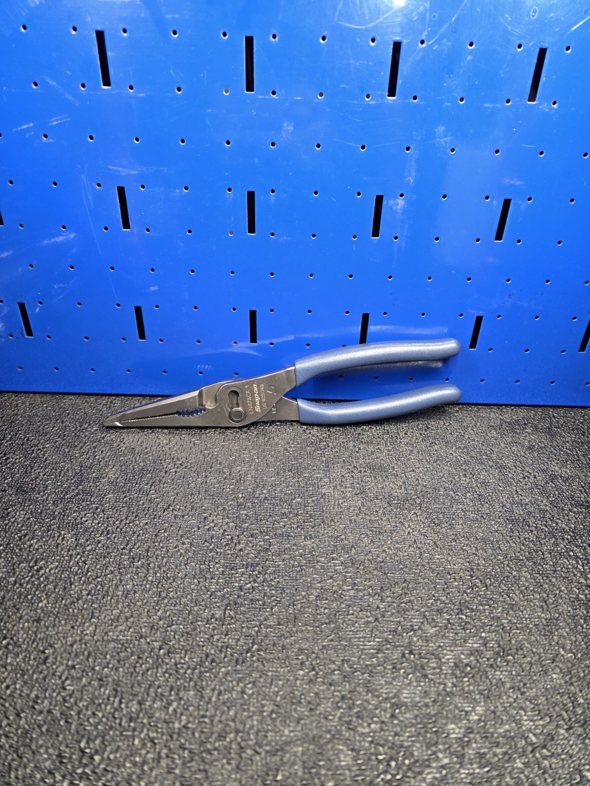 Snap-on LN47ACFMB Power Blue 9″ Soft Grip Long Nose Slip Joint Pliers NICE