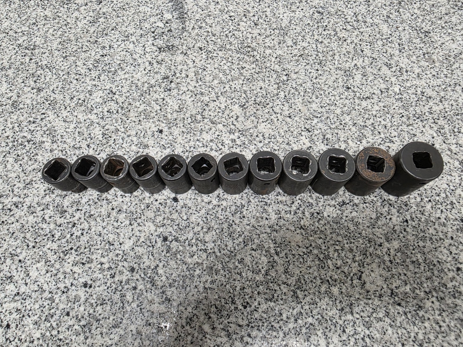 SNAP ON 12PC 10MM – 23MM 1/2″ DR METRIC 12 POINT IMPACT SOCKET SET