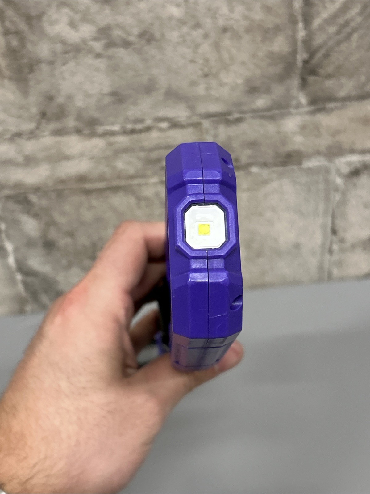 Matco Tools 1000Lm Cordless View Through Snap Pivot Base Light VIEW1000B Purple