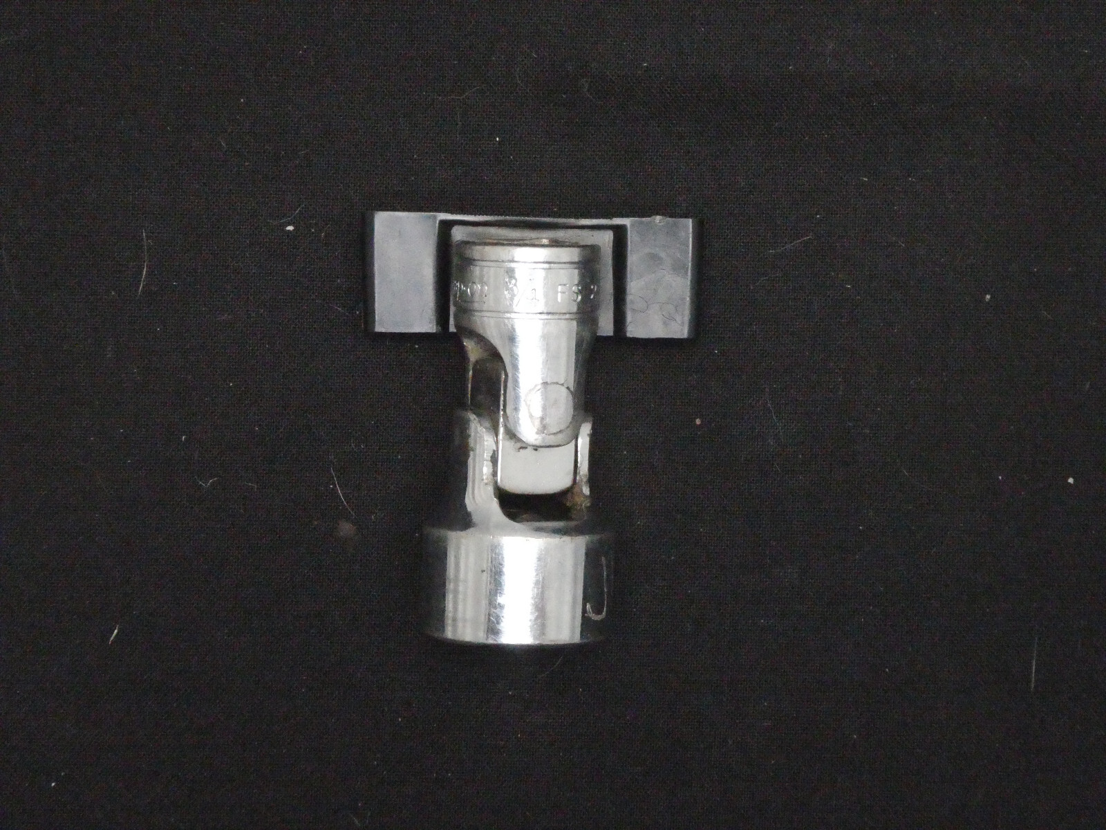 Snap-on Tools FS24 – 3/8″ Drive SAE 3/4″ 6 Point Universal Swivel Socket USA