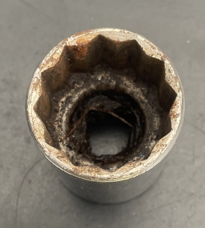 Challenger 1-1/8″ 12 point 1/2″ drive socket 1636