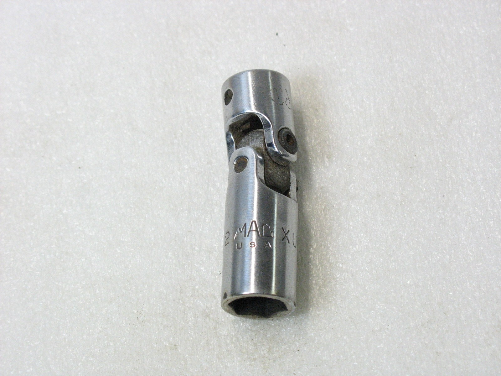 Mac Tools 1/2″ Deep 3/8″ Drive 6 Point Chrome Swivel Socket XU166D