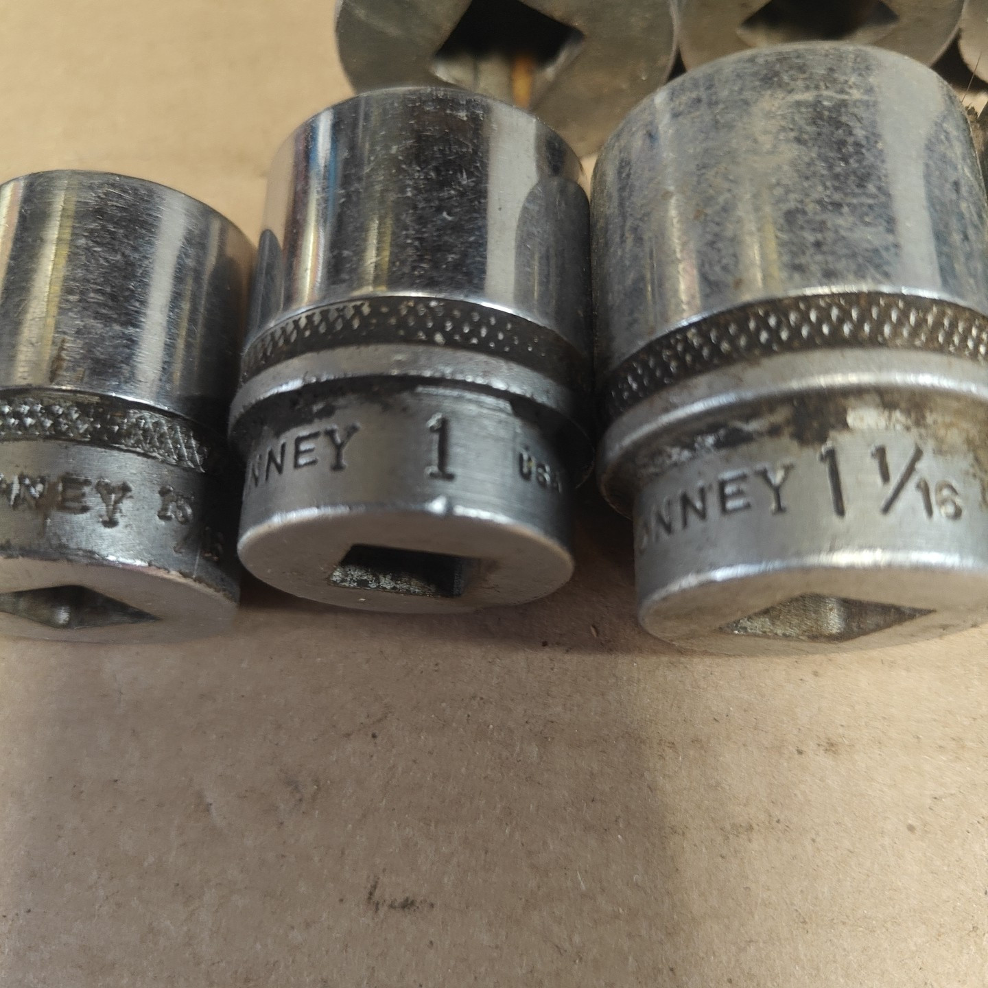 VTG BONNEY 1/2″ DRIVE A-702K RATCHET W/ 9 PC 12 PT SOCKETS 13/16 -1 1/4 READ
