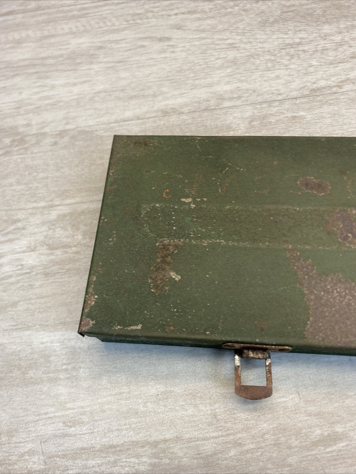 VTG S-K Tools metal toolbox with internal Dividers – Box only 17.5 Inch Large