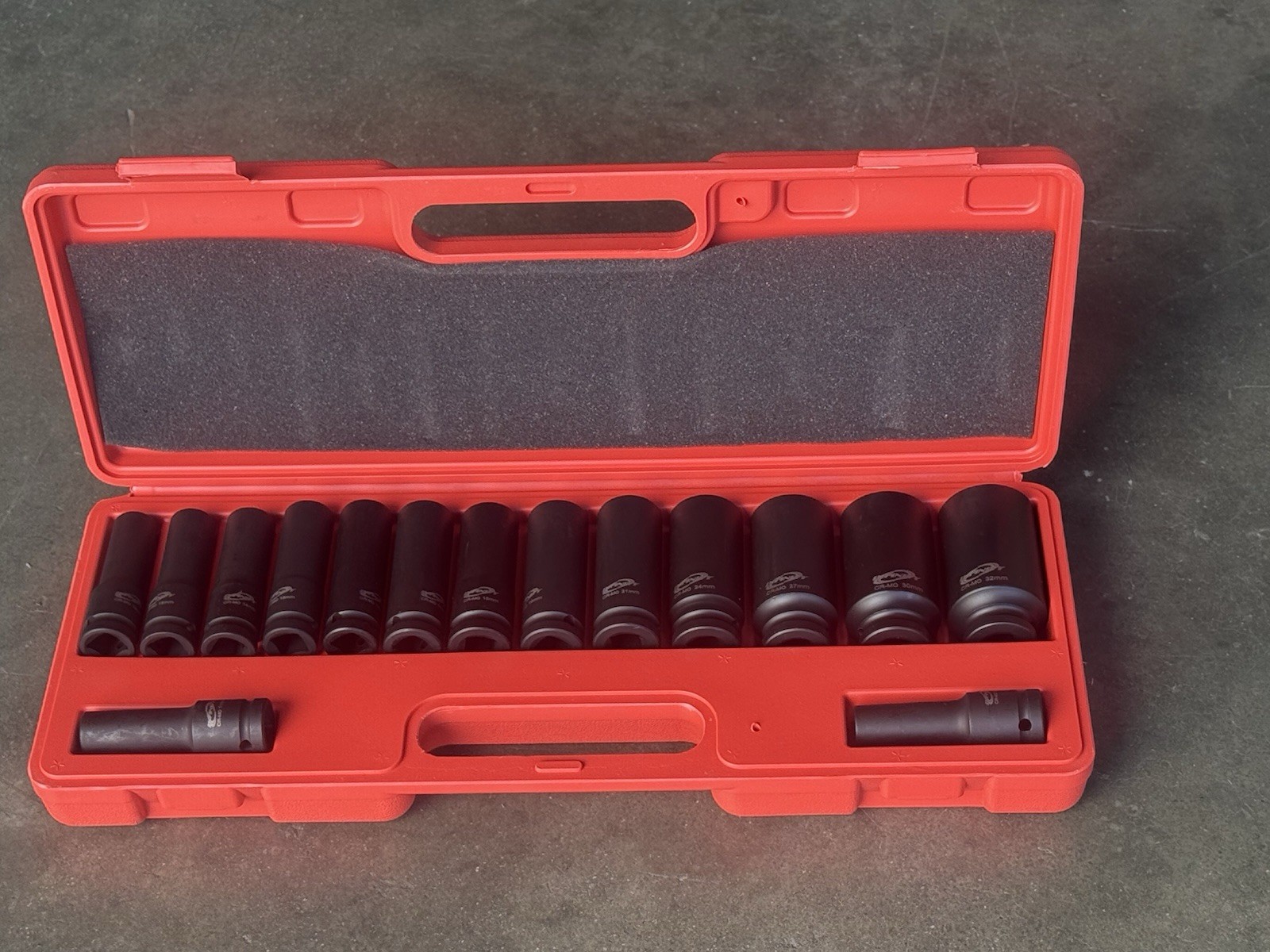 15pcs 1/2” Dr. 12 Point Spindle Axle Deep Impact Socket Set Metric 10-32mm CRMO